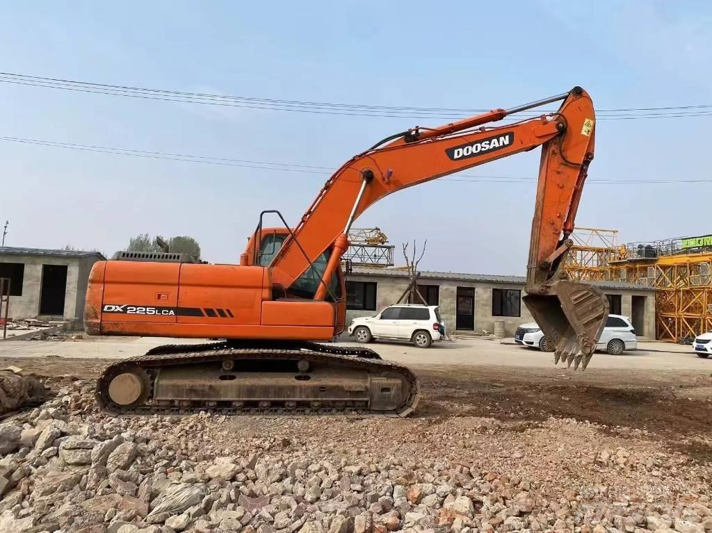 Doosan DX 225 LC Crawler excavators