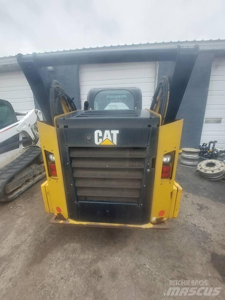 CAT 262D Skid steer loaders
