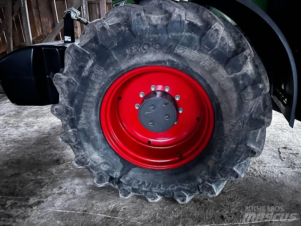 Fendt 720 Vario Tractors