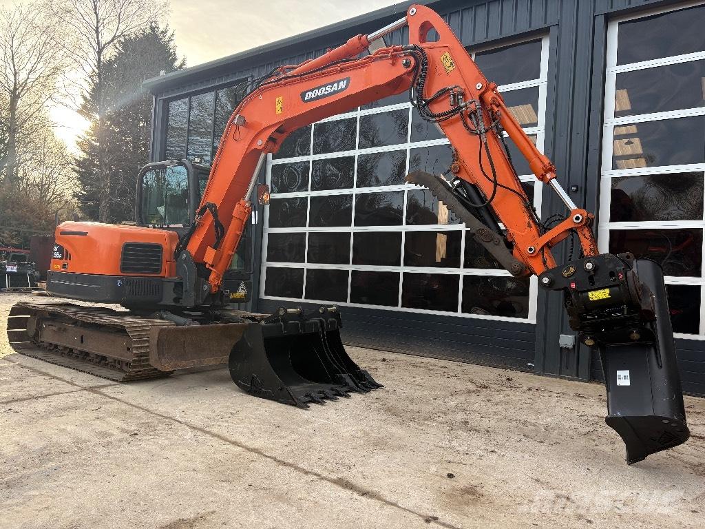 Doosan DX 85 R Mini excavators  7t - 12t