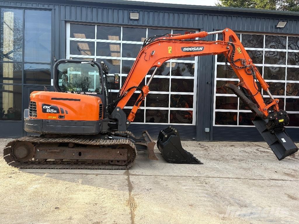 Doosan DX 85 R Mini excavators  7t - 12t