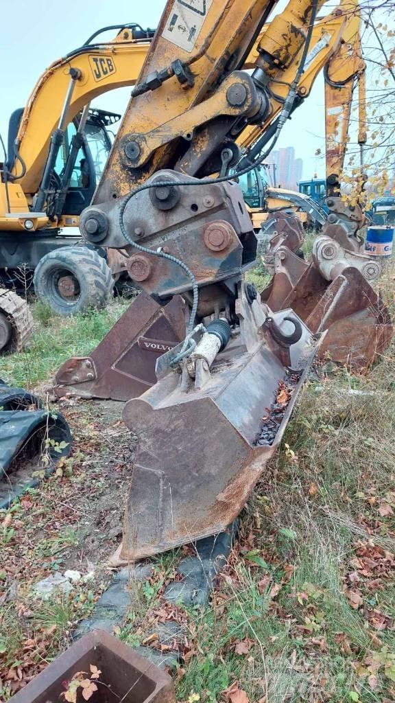 JCB JS 220 LC Crawler excavators