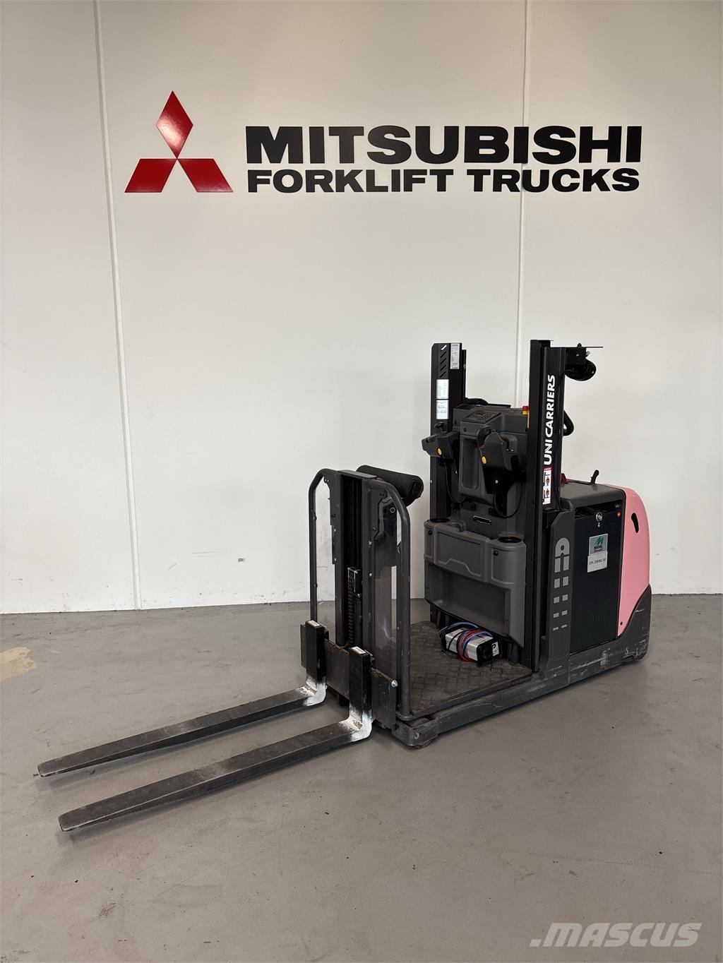 UniCarriers EPL100 Low lift order picker