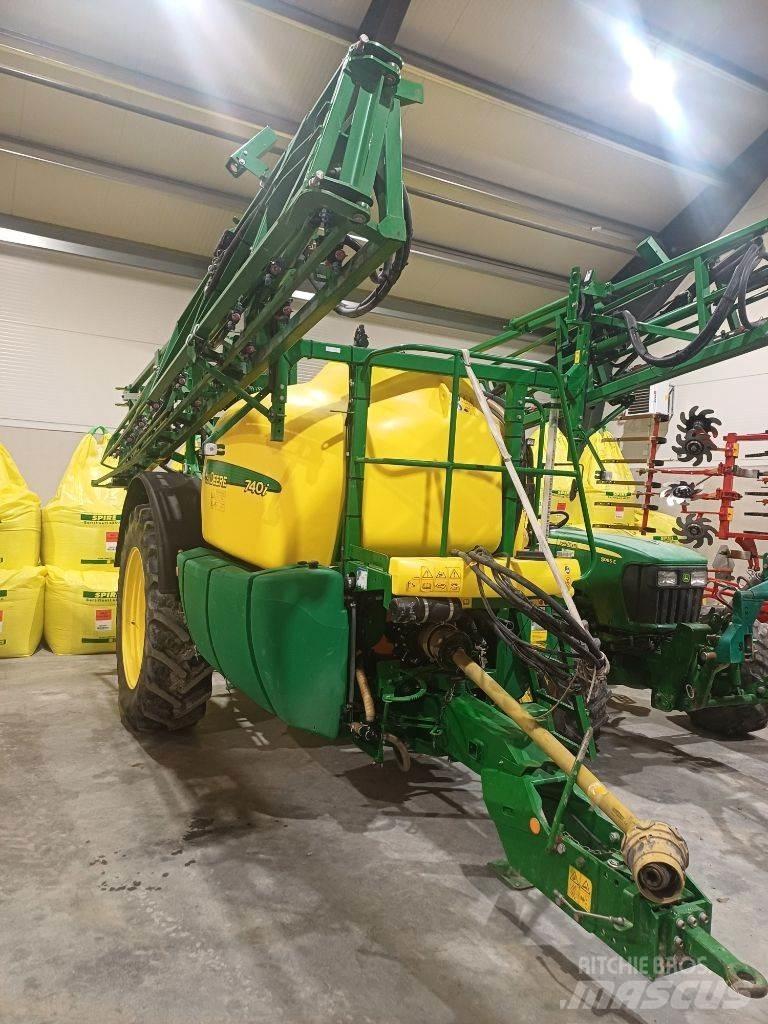John Deere 740 i Trailed sprayers