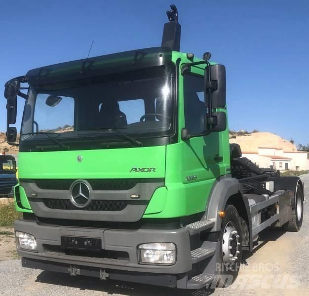 Mercedes-Benz 1829 Demountable trucks