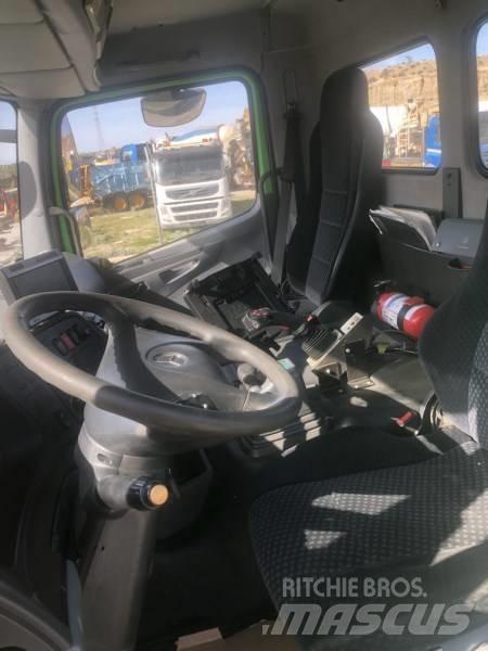 Mercedes-Benz 1829 Demountable trucks