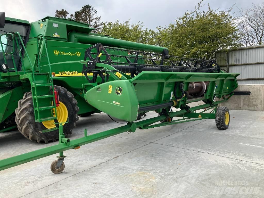 John Deere 9680 WTS Combine harvesters