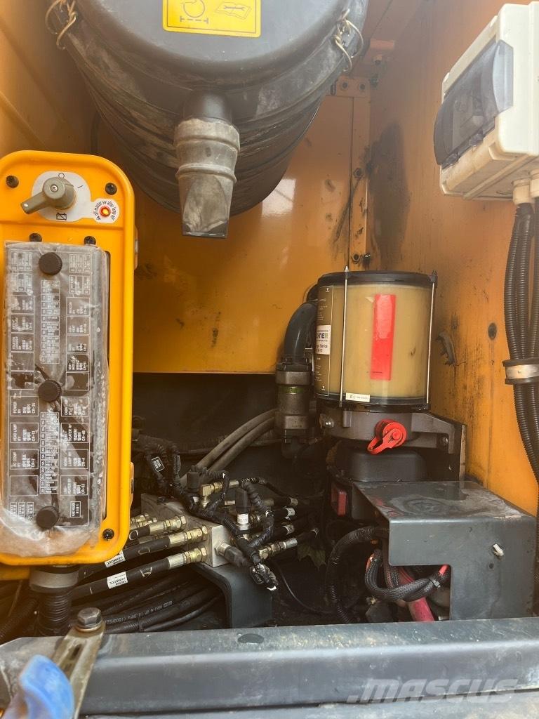 Hyundai HX 300 NL Crawler excavators