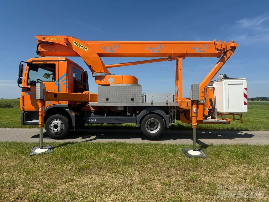 Palfinger P 300 KS Truck mounted platforms