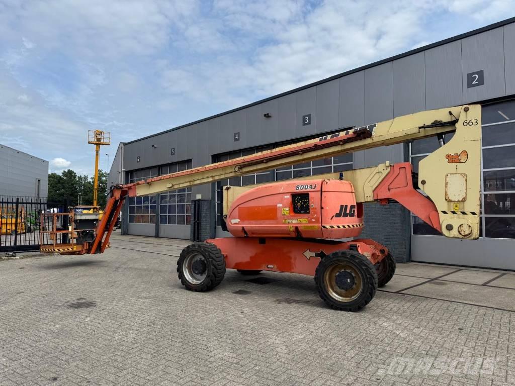 JLG 800 AJ Articulated boom lifts