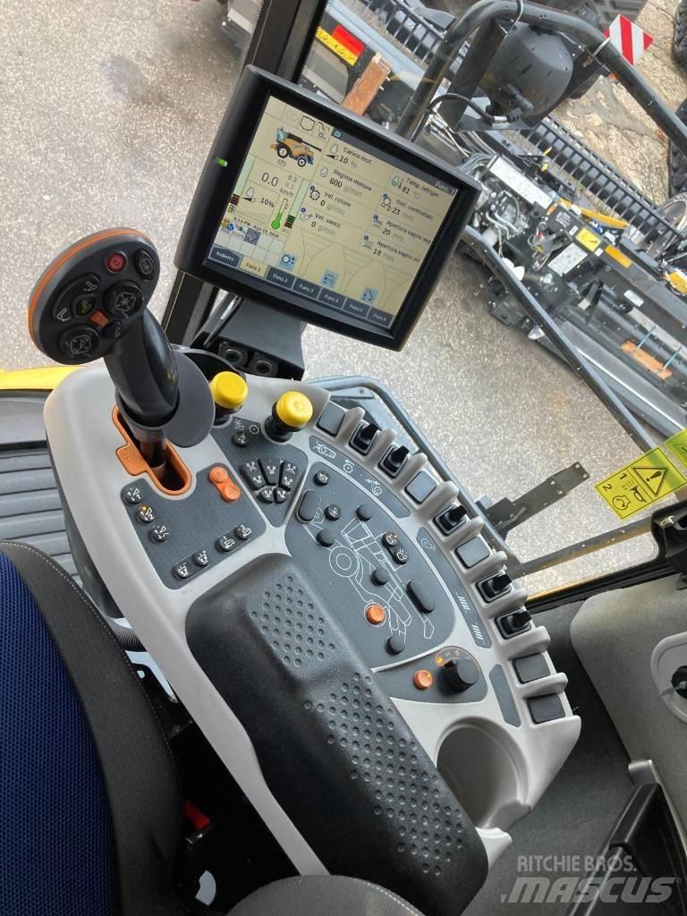 New Holland CR 8.90 Combine harvesters