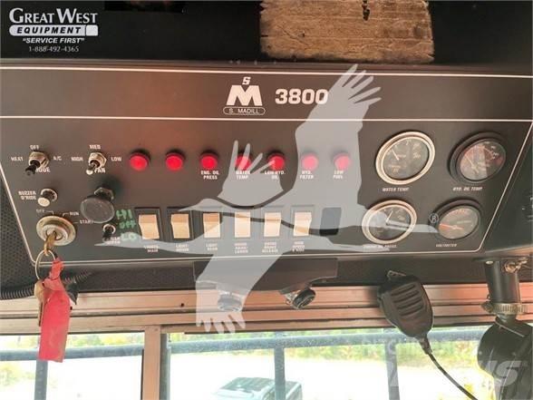 Madill 3800 Knuckle boom loaders