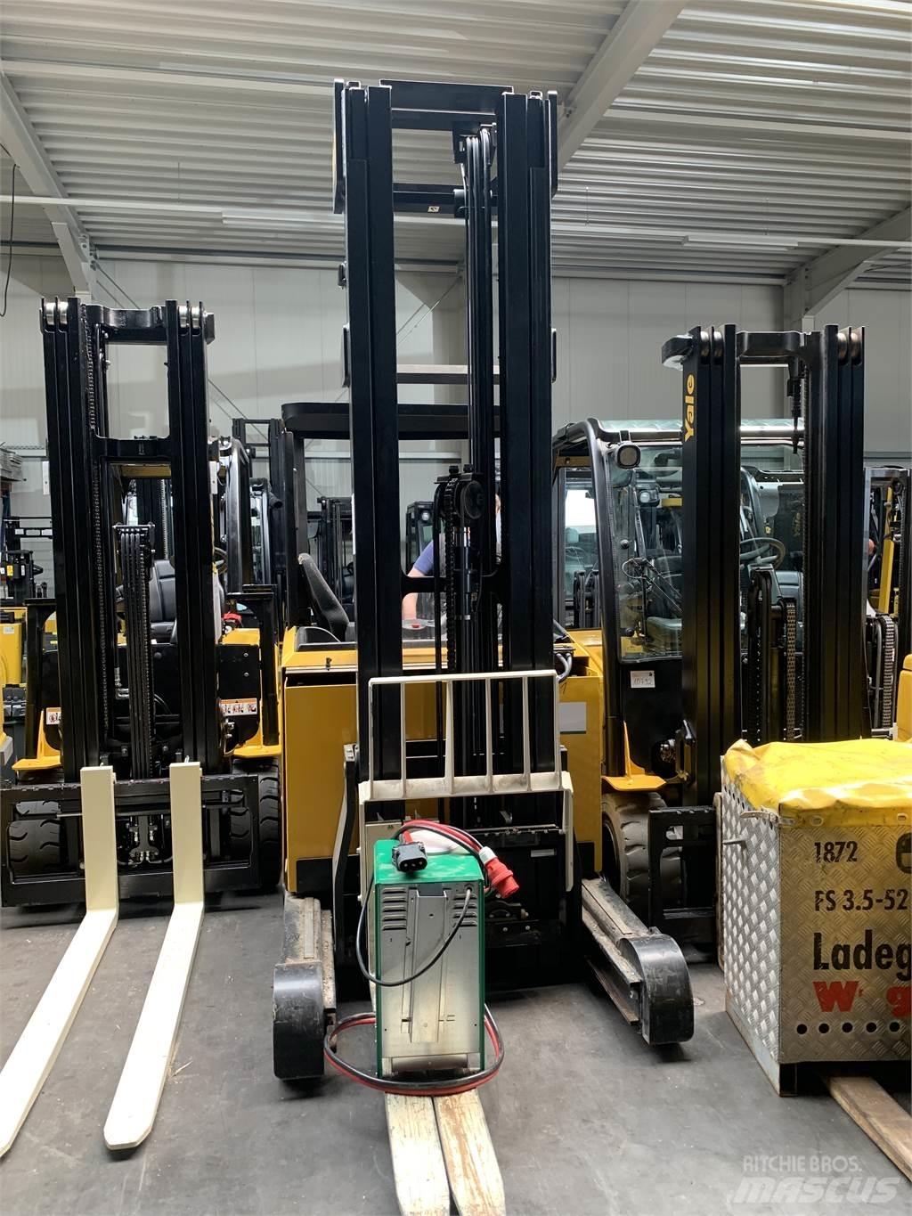 Yale MR14 Reach truck