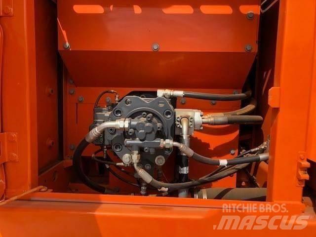 Doosan DX 225 Crawler excavators