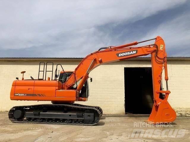 Doosan DX 225 Crawler excavators