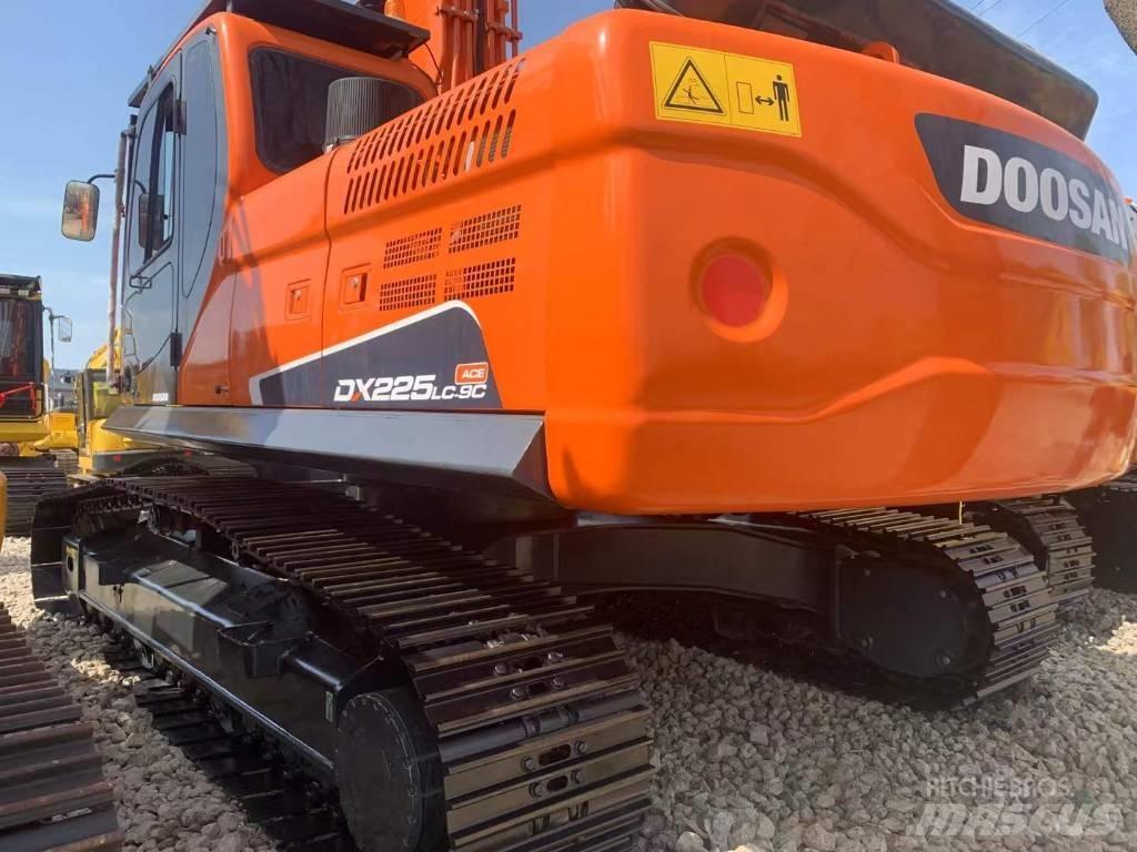 Doosan DX 225 LC-9 Crawler excavators