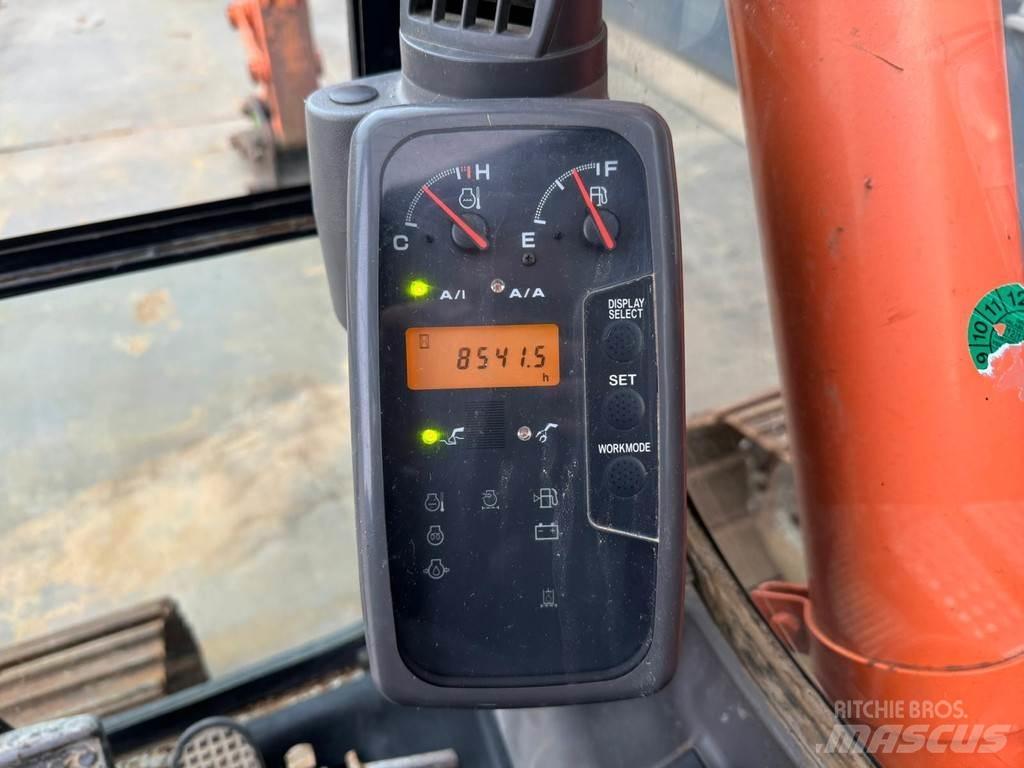 Hitachi ZX135US Crawler excavators