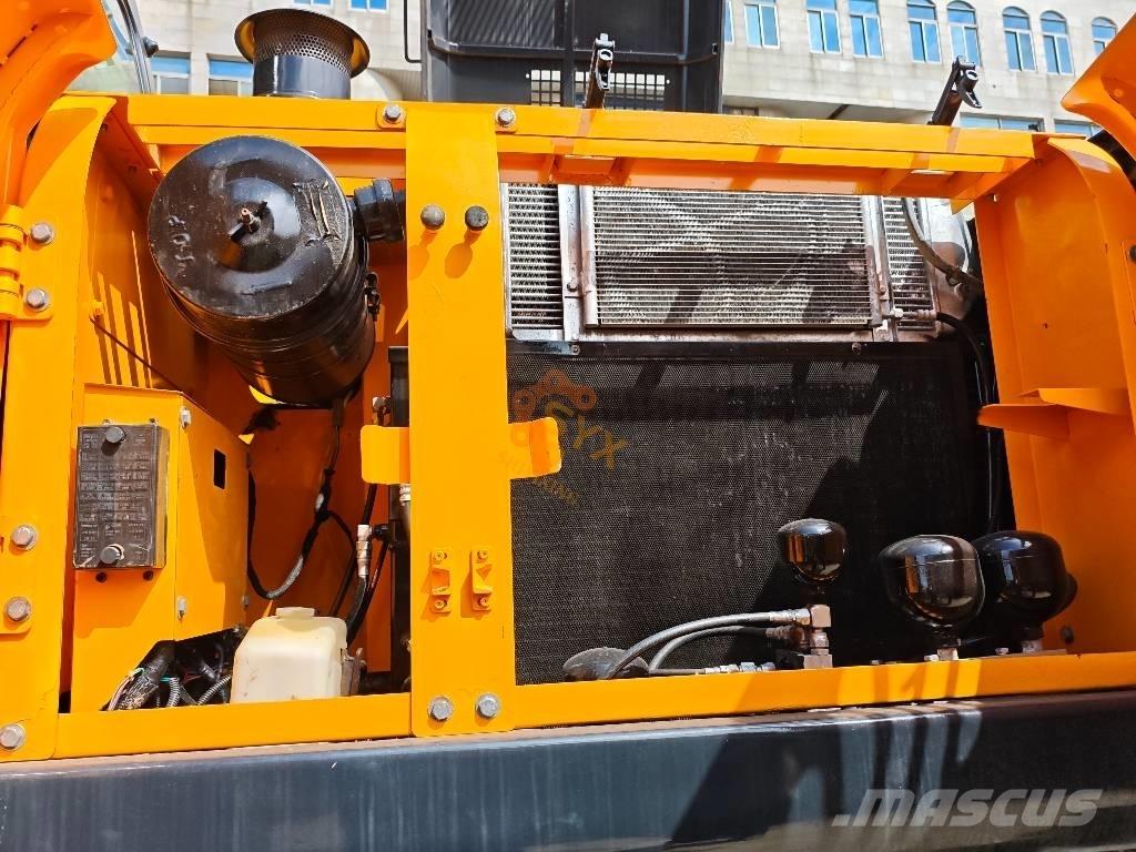 Hyundai 210W-9 Wheeled excavators