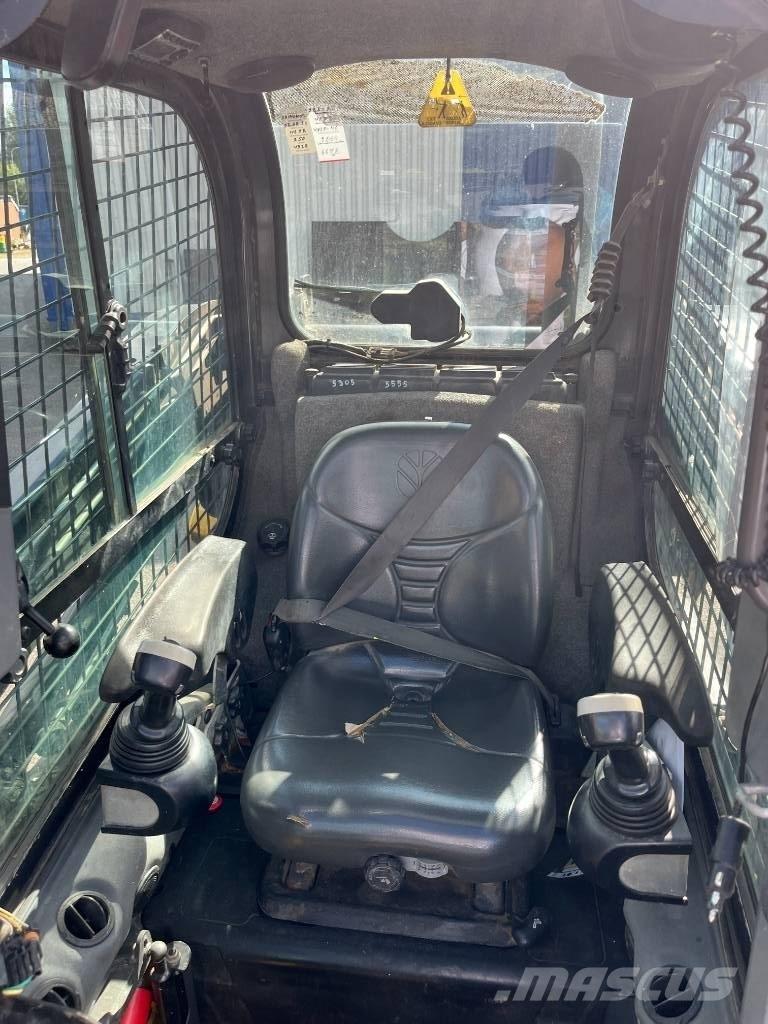 New Holland L 218 Skid steer loaders