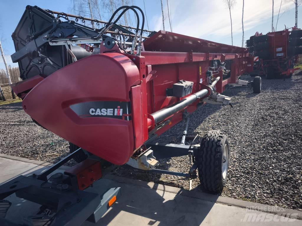 Case IH 3050 Combine harvester heads