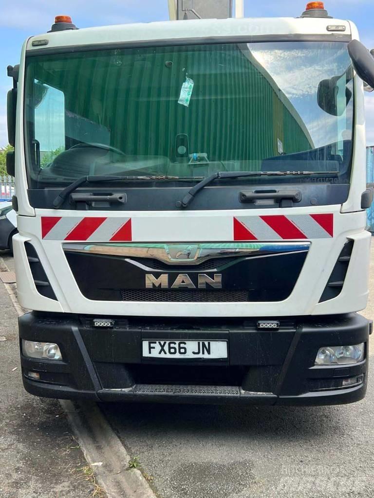 Ruthmann T 330 Truck mounted platforms