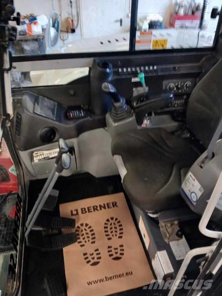 Takeuchi TB 290 Mini excavators  7t - 12t