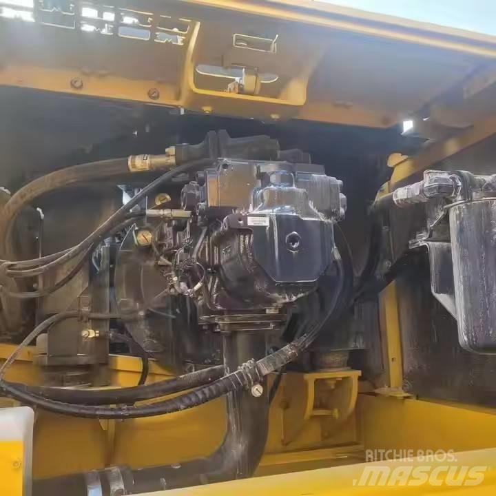Komatsu PC360-8 Crawler excavators