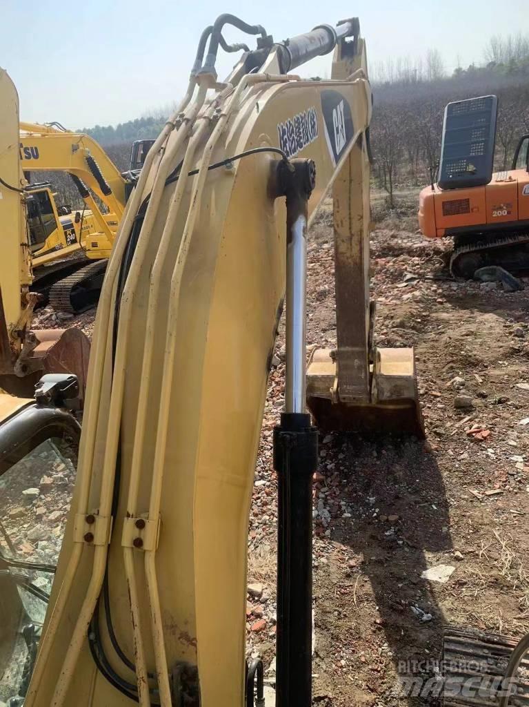 CAT 323D2 Crawler excavators