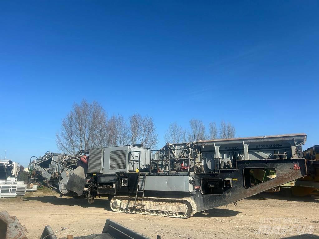 GIPO R100 FDR GIGA Mobile crushers