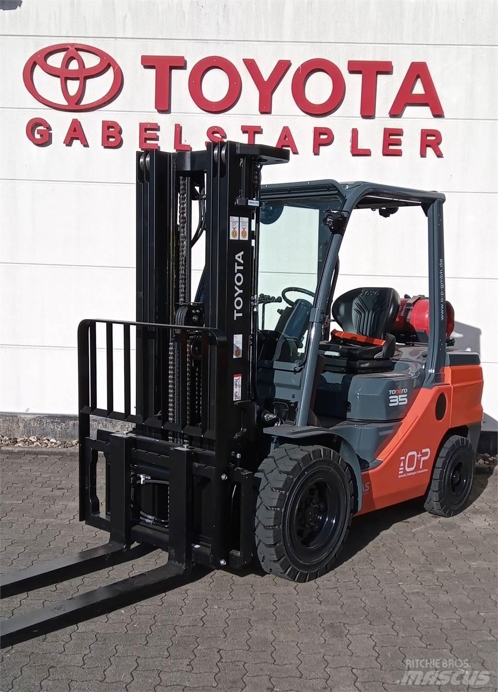 Toyota 02-8FGJF35 LPG trucks