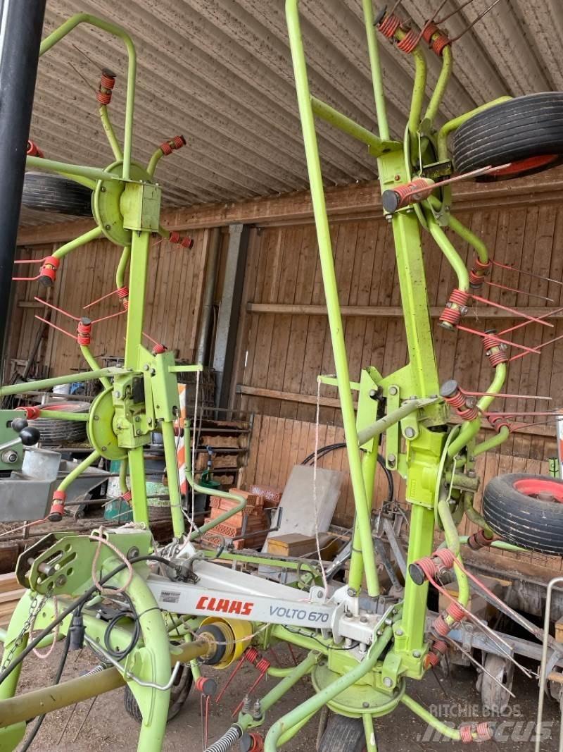 CLAAS Volto 670 Rakes and tedders