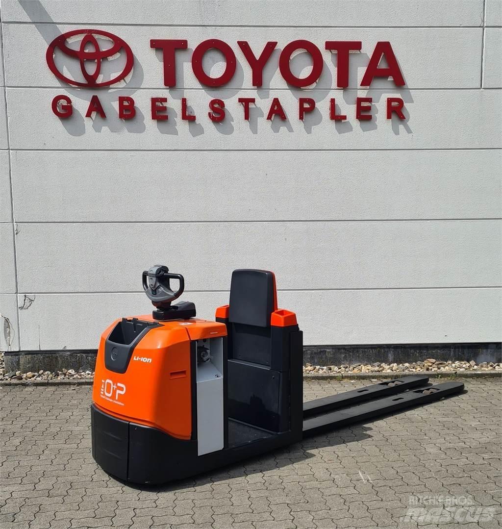 Toyota OSE 250 Low lift order picker