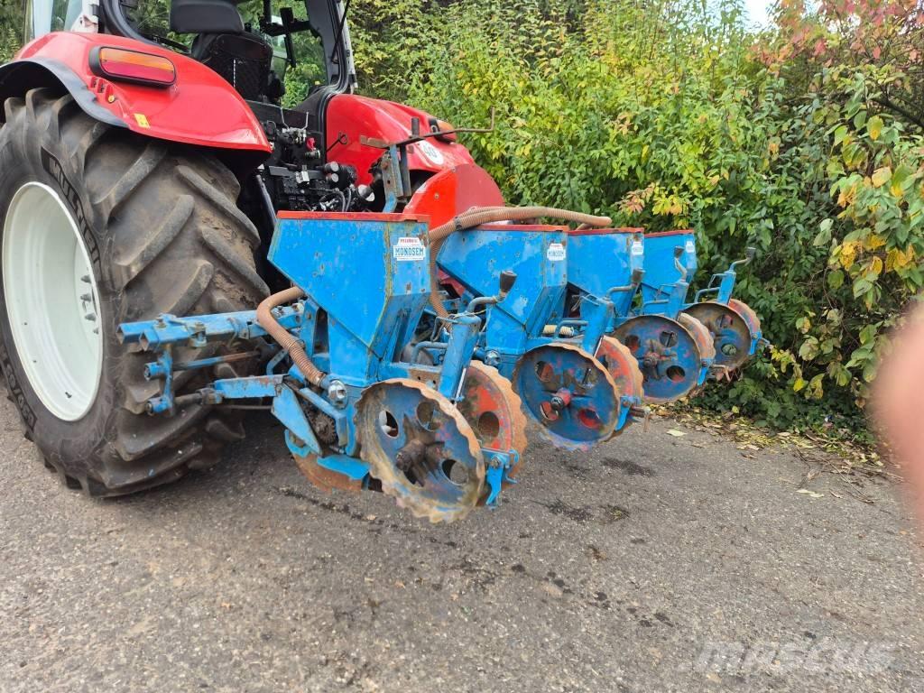 Monosem 4 row Sowing machines