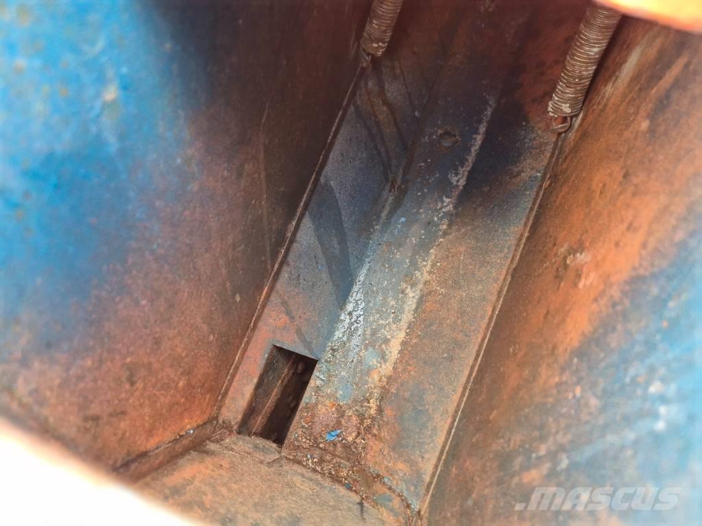 Monosem 4 row Sowing machines