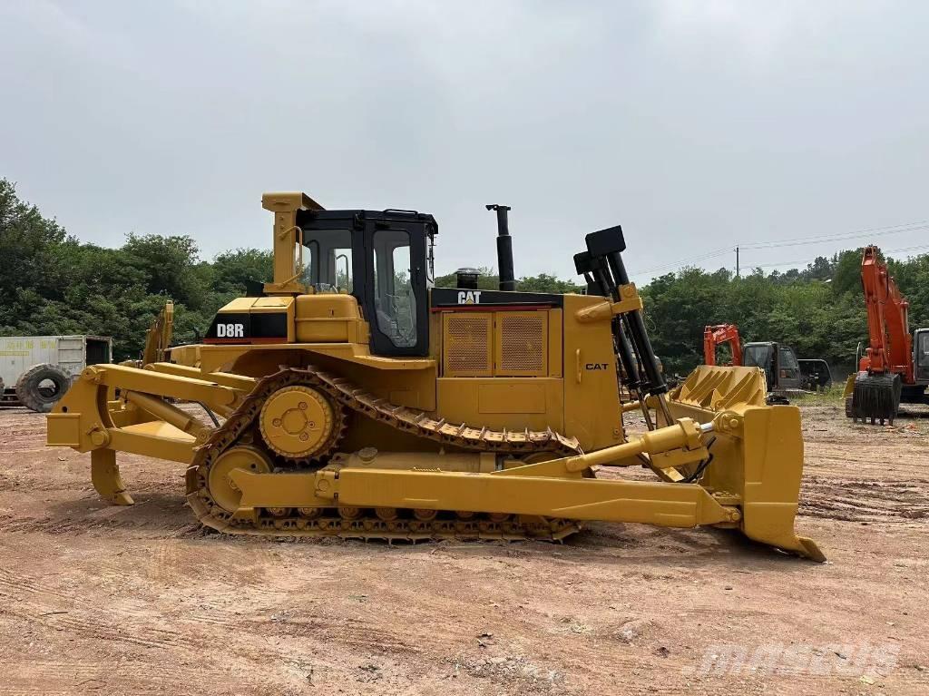 CAT D8R Crawler dozers
