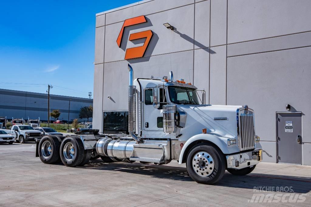 Kenworth W900 Prime Movers