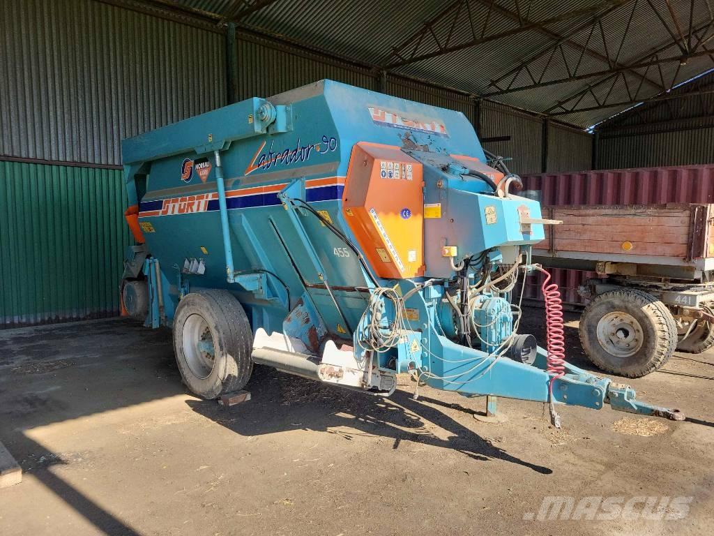 Storti Labrador 9 Feed mixer