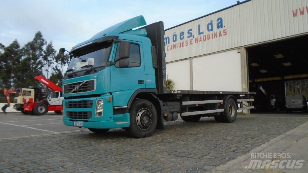 Volvo FM 9 300 Flatbed / Dropside trucks