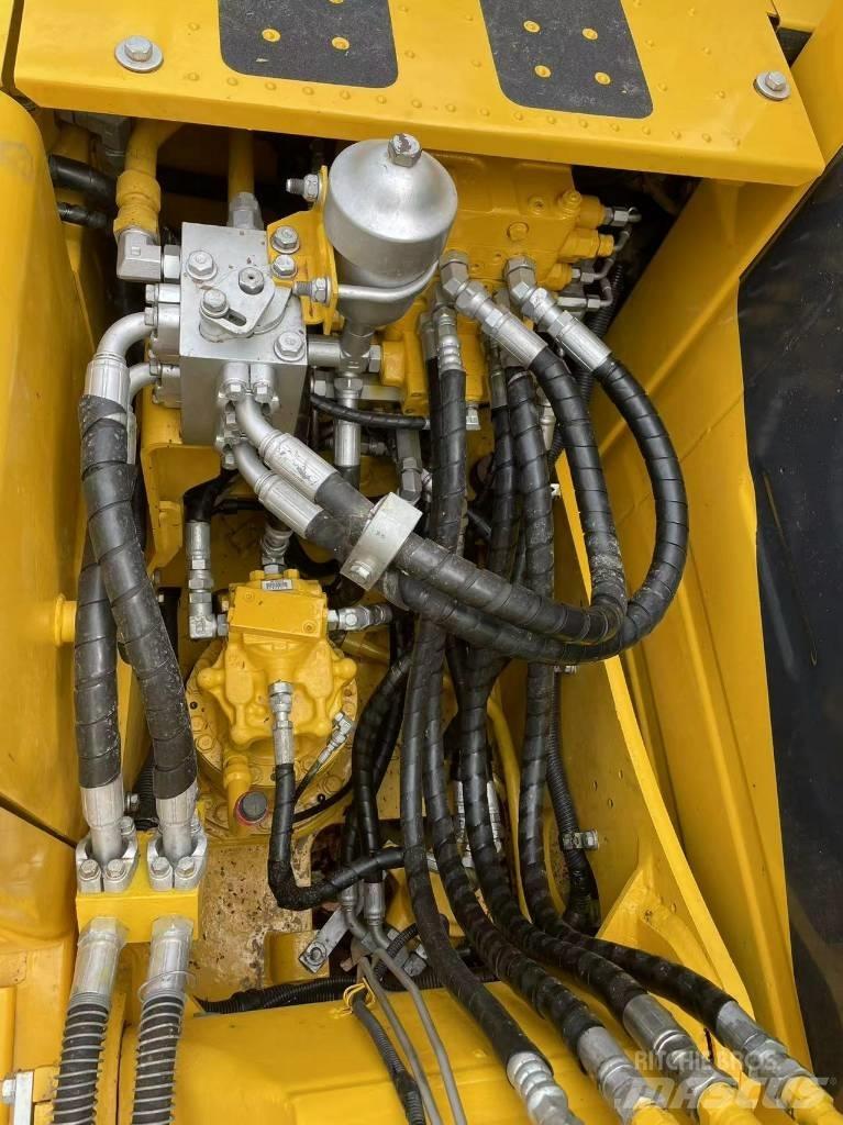 Komatsu 120-8 Crawler excavators