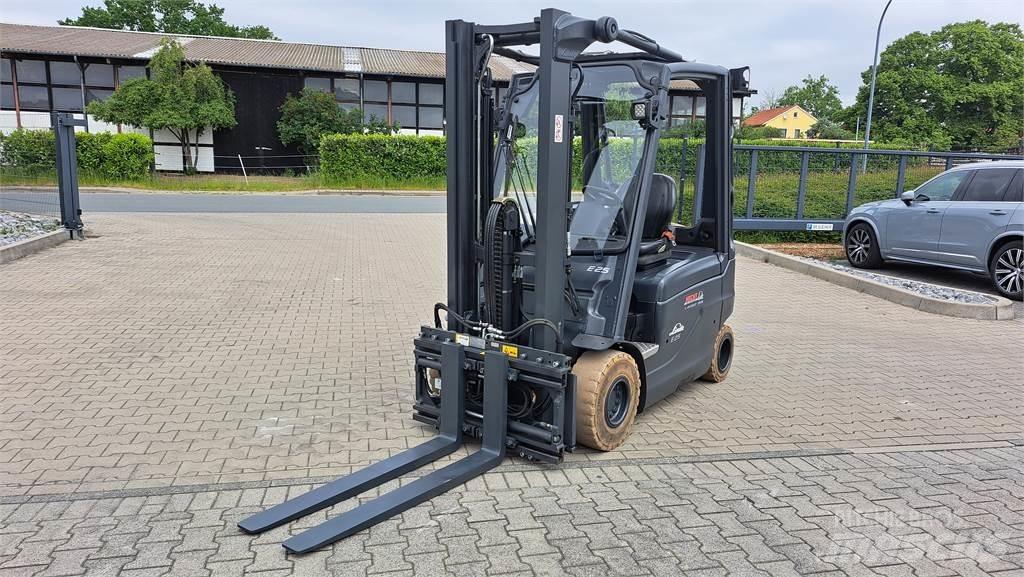 Linde E25-01 Electric forklift trucks