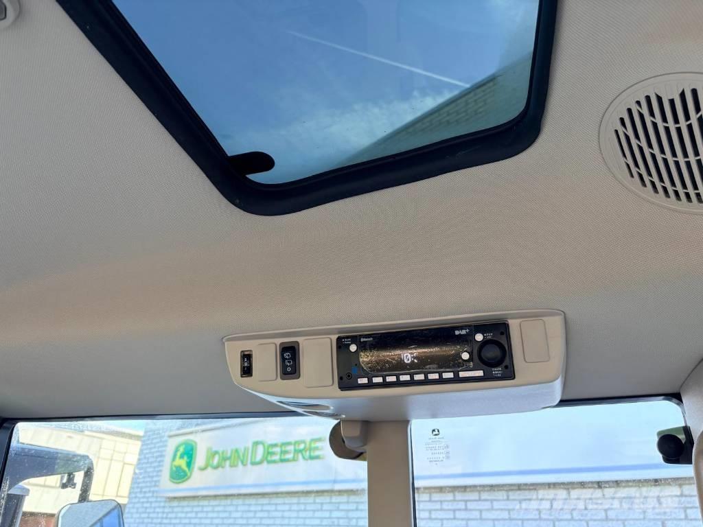 John Deere 6M200 Tractors