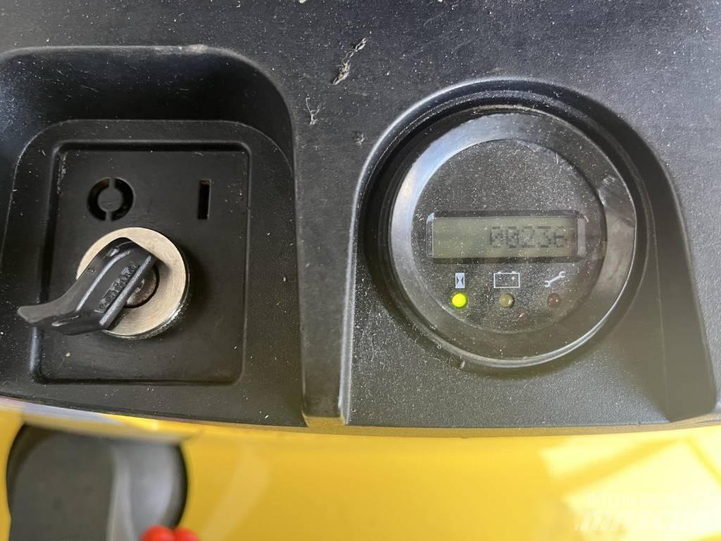 Hyster S1.0E Low lifter