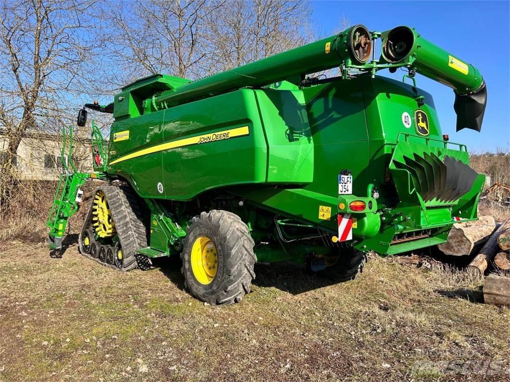 John Deere T670i Combine harvesters