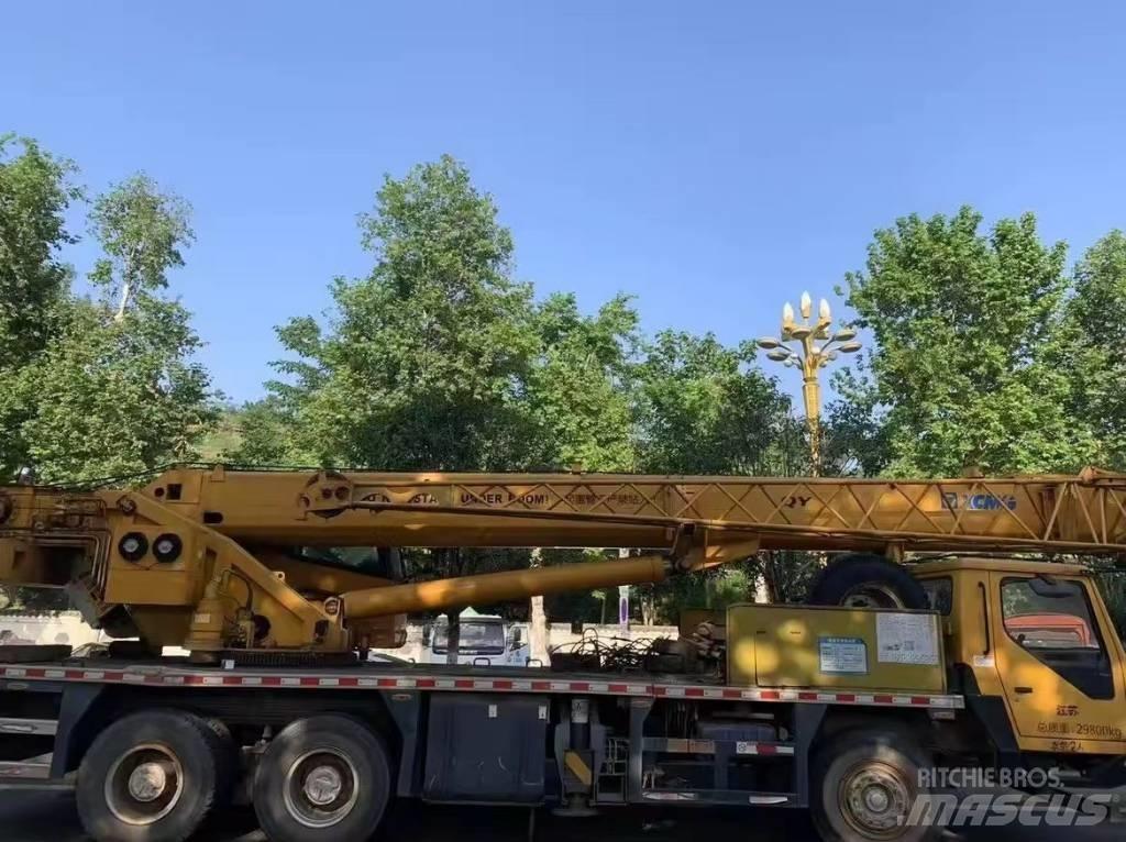 XCMG XZJ5305JQZ20 All terrain cranes