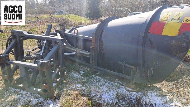 AM ALUEAURA 300 Snow blades and plows