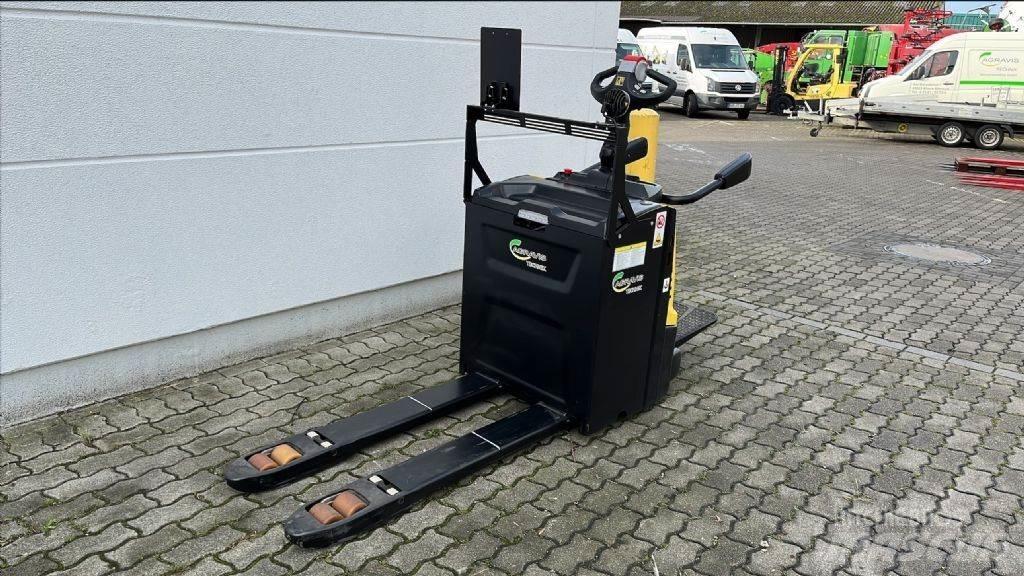 Hyster P 2.0 S Low lifter