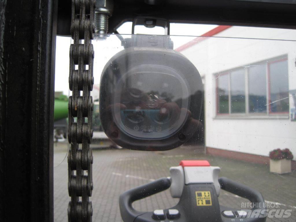 Hyster S 1.5 S Pedestrian stacker