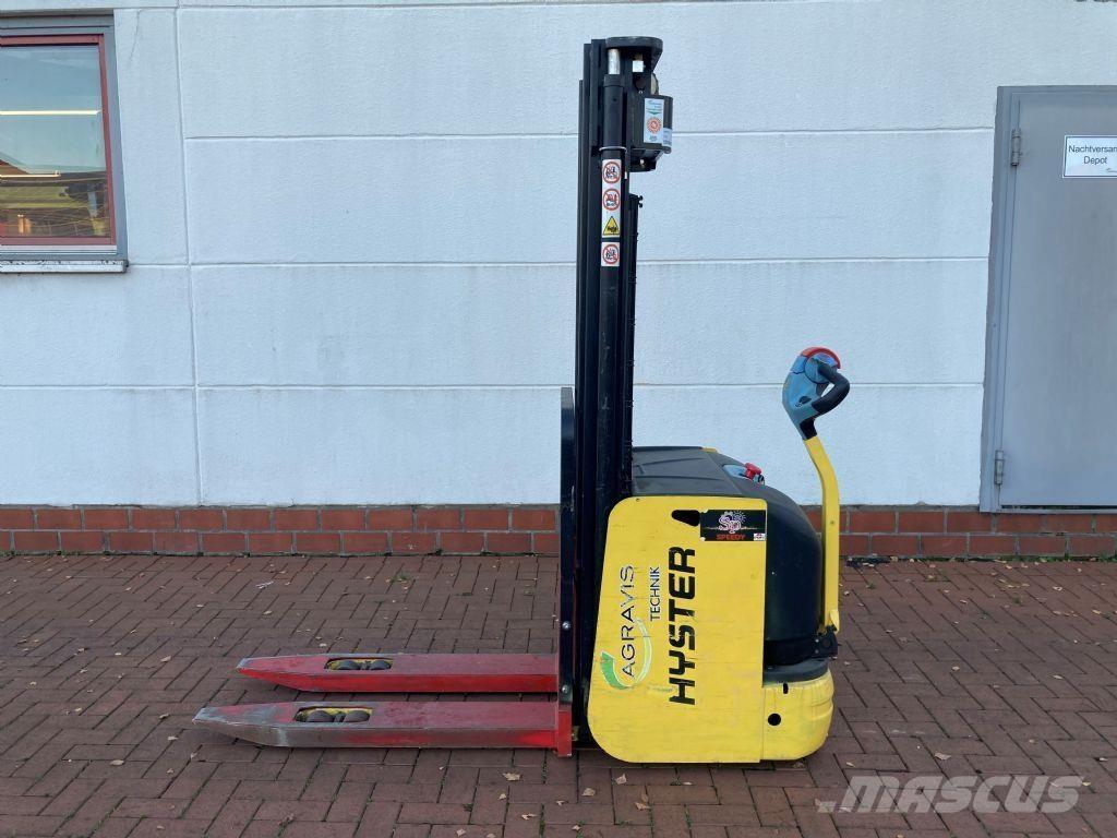 Hyster S 1.6 AC Pedestrian stacker
