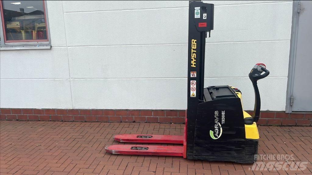 Hyster S1.6IL Pedestrian stacker