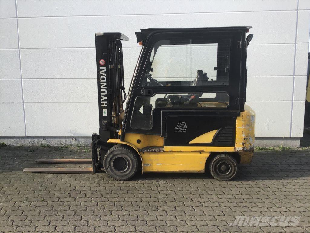 Hyundai 32B-7 Electric forklift trucks